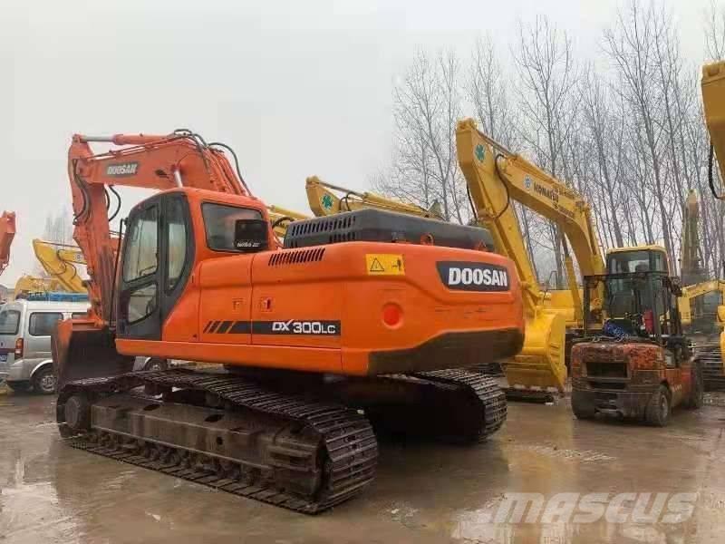 Doosan DX300LC Kāpurķēžu ekskavatori