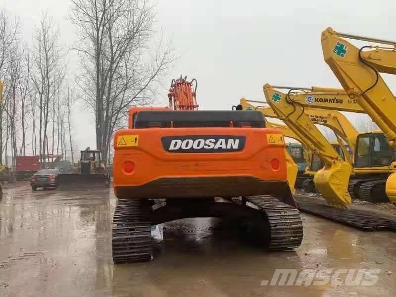 Doosan DX300LC Kāpurķēžu ekskavatori