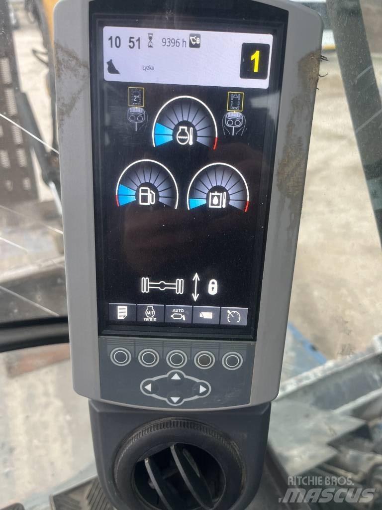 CAT 313 D Ekskavatori uz riteņiem