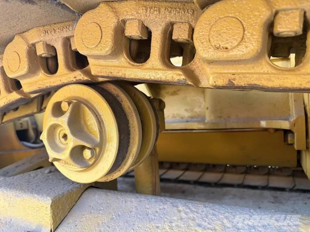 CAT D5C Kāpurķēžu buldozeri