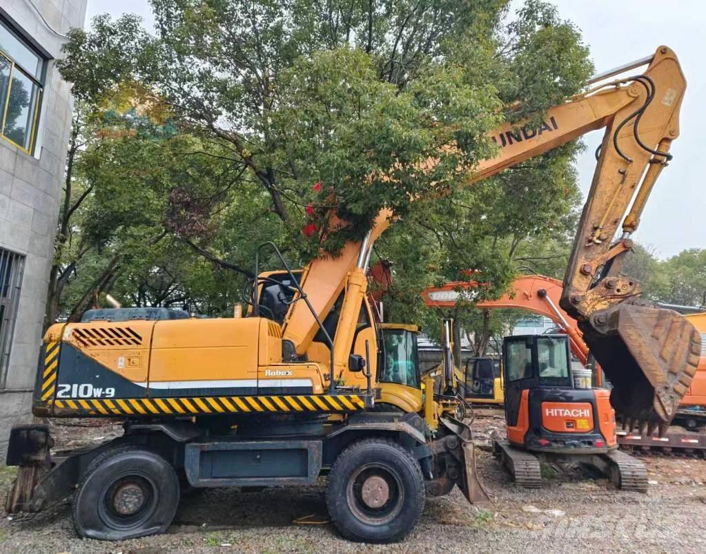 Hyundai r210w-9 Ekskavatori uz riteņiem