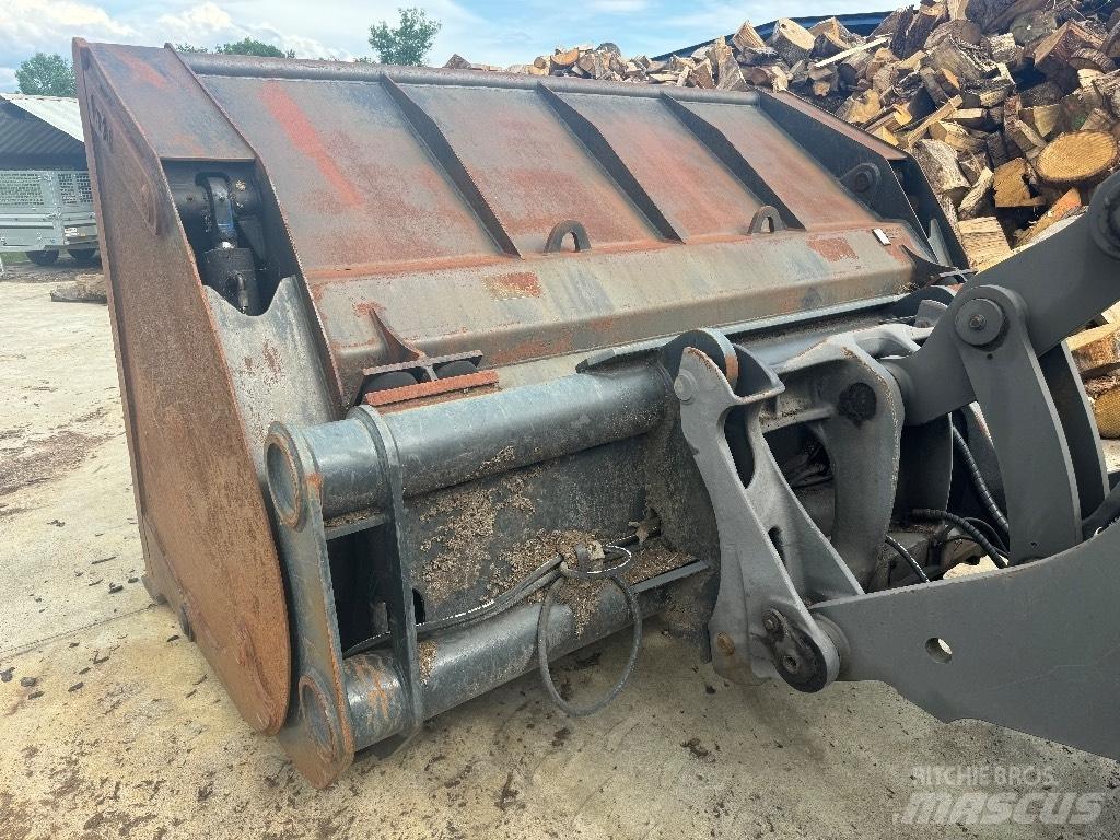 Volvo L 90 H Iekrāvēji uz riteņiem