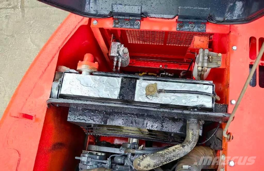 Doosan DX 140 Kāpurķēžu ekskavatori