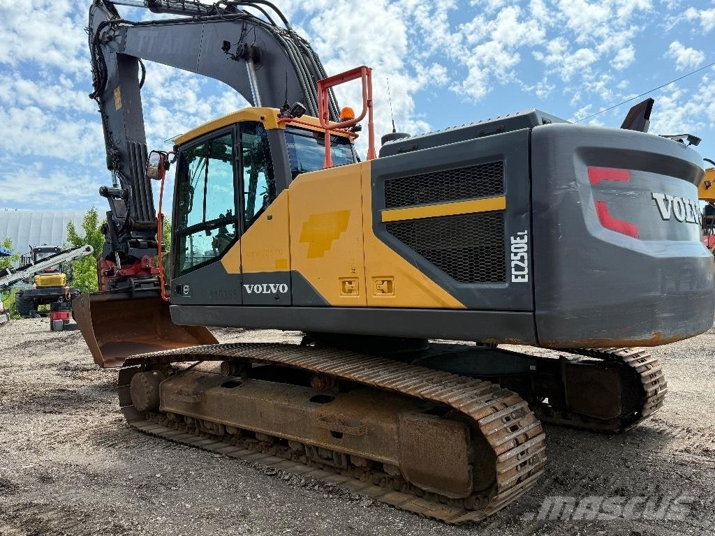Volvo EC 250 E Kāpurķēžu ekskavatori