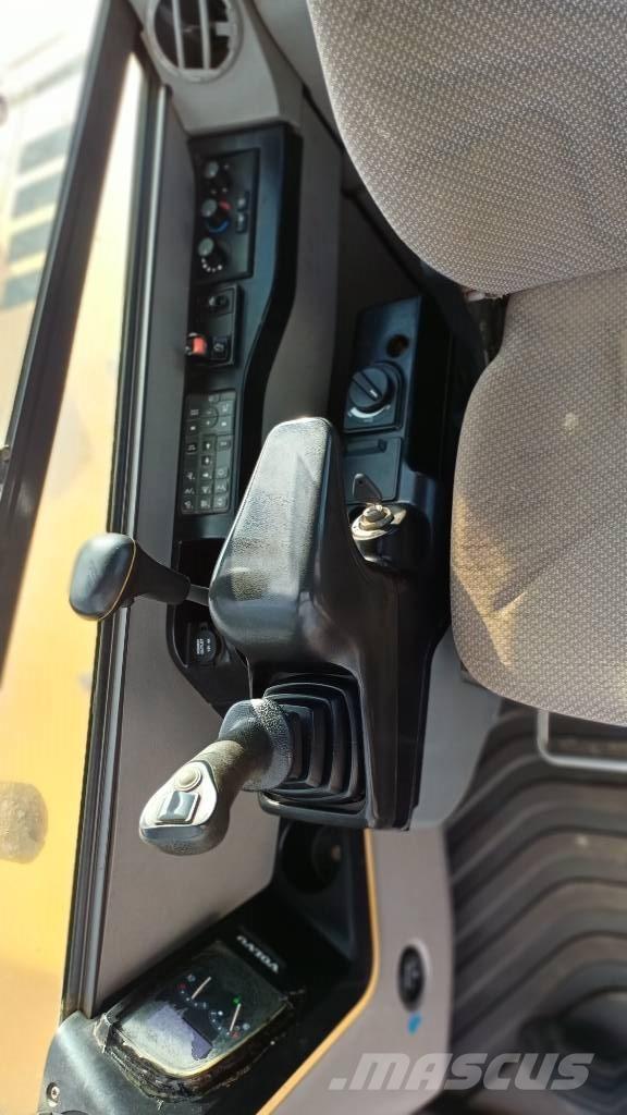 Volvo ECR88D Vidēja lieluma ekskavatori 7 t - 12 t