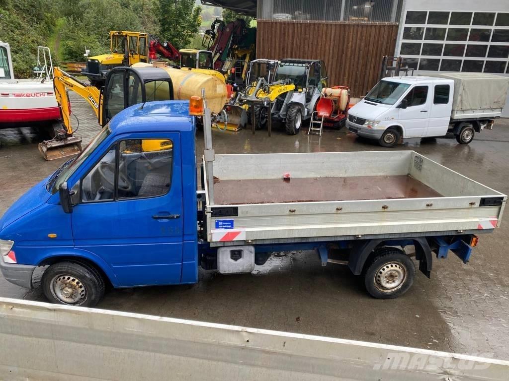 Mercedes-Benz 208 D Platformas/izkraušana no sāniem