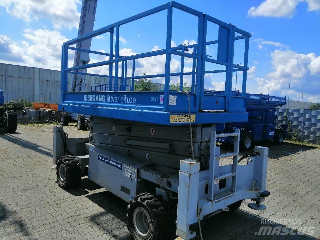 Liftlux SL 108 D 4x4 Šķerveida pacēlāji