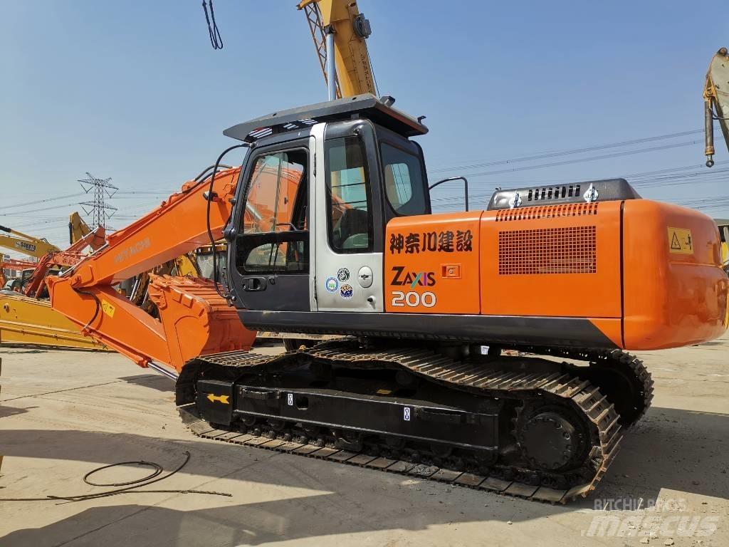 Hitachi ZX 200 Kāpurķēžu ekskavatori