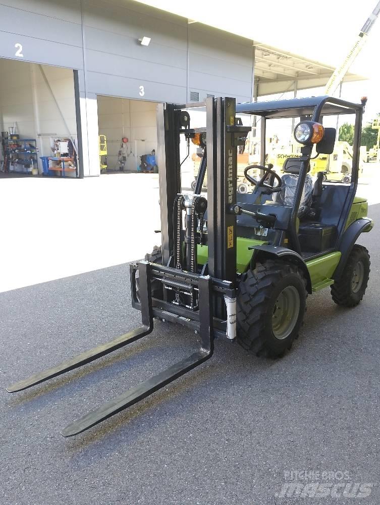 Agrimac TW 17 Tehnika ar dīzeļa dzinēju