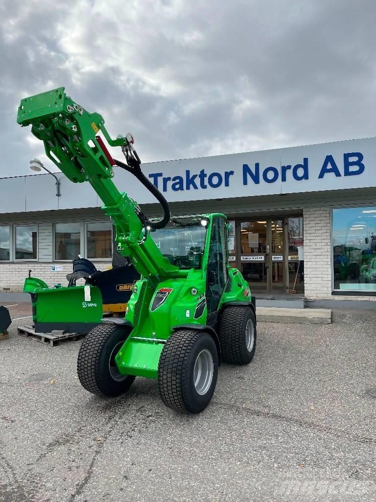 Avant 860 i Lietoti riteņu kompaktiekrāvēji