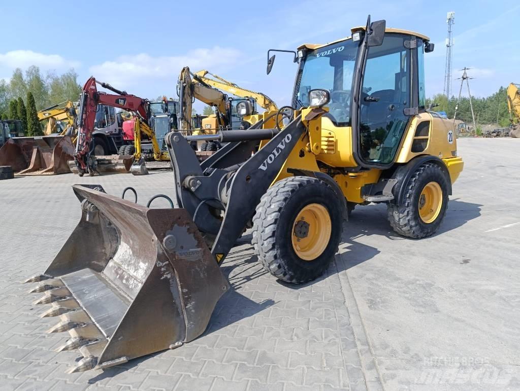 Volvo L 25 F Iekrāvēji uz riteņiem