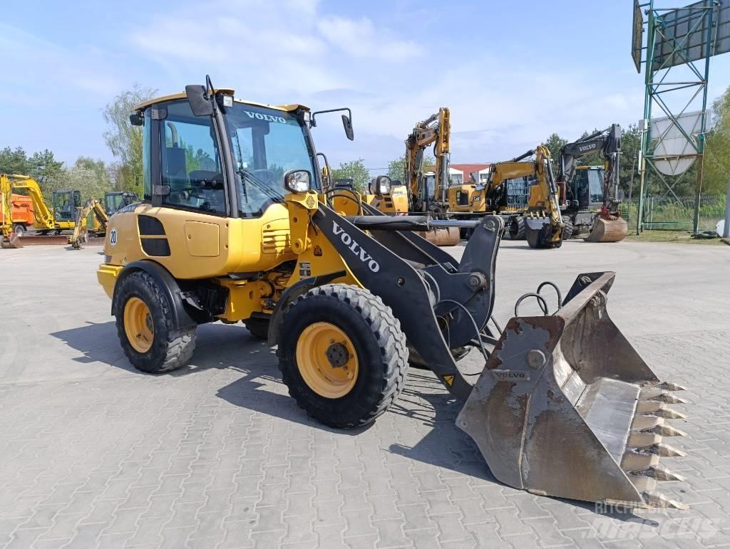 Volvo L 25 F Iekrāvēji uz riteņiem
