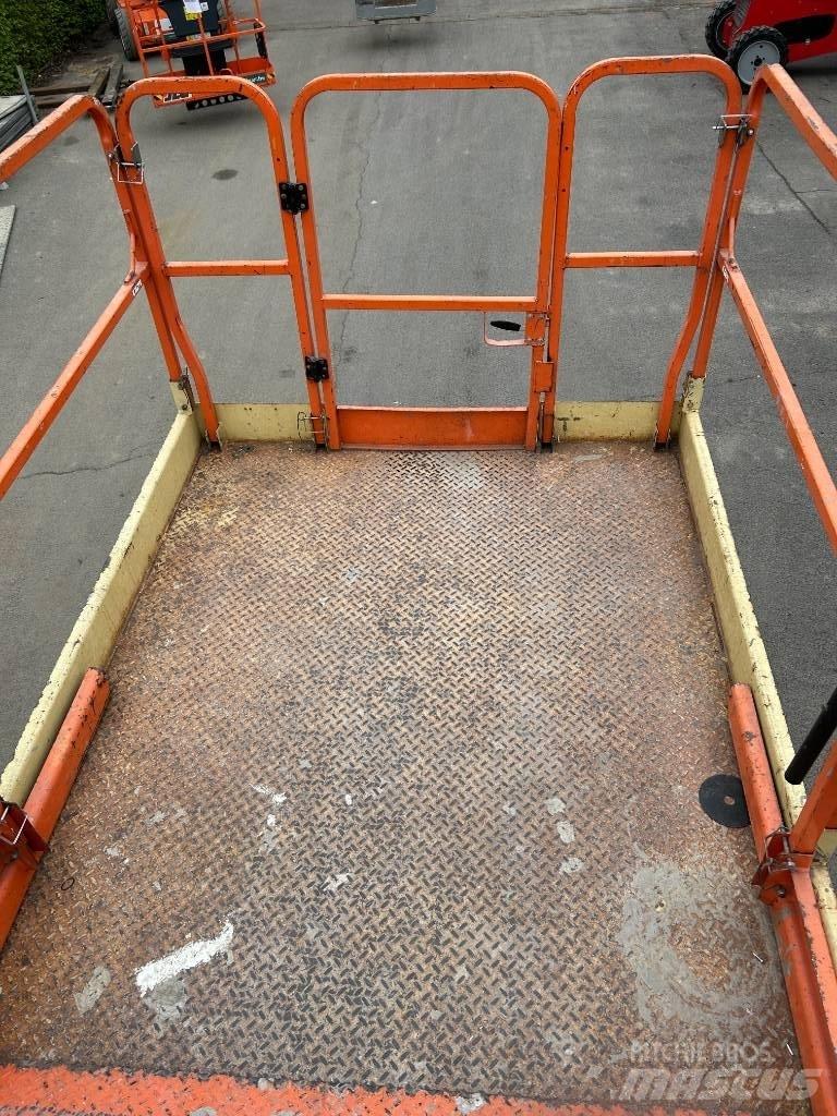 JLG 4069 LE Šķerveida pacēlāji