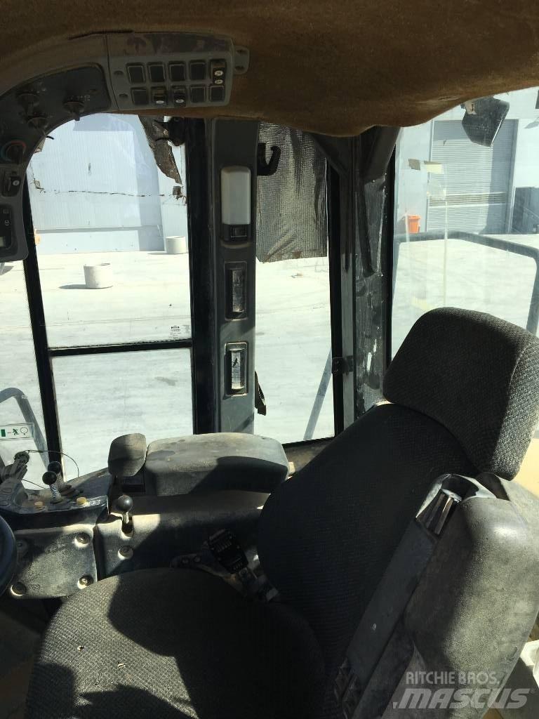 CAT 950H Iekrāvēji uz riteņiem