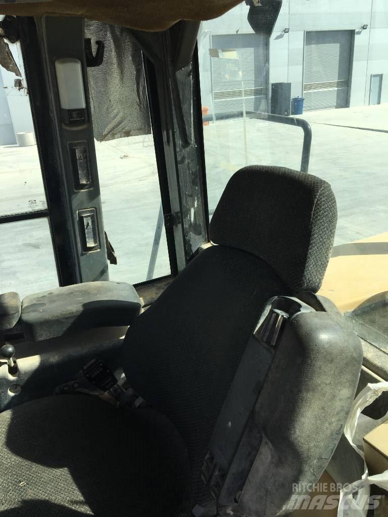 CAT 950H Iekrāvēji uz riteņiem