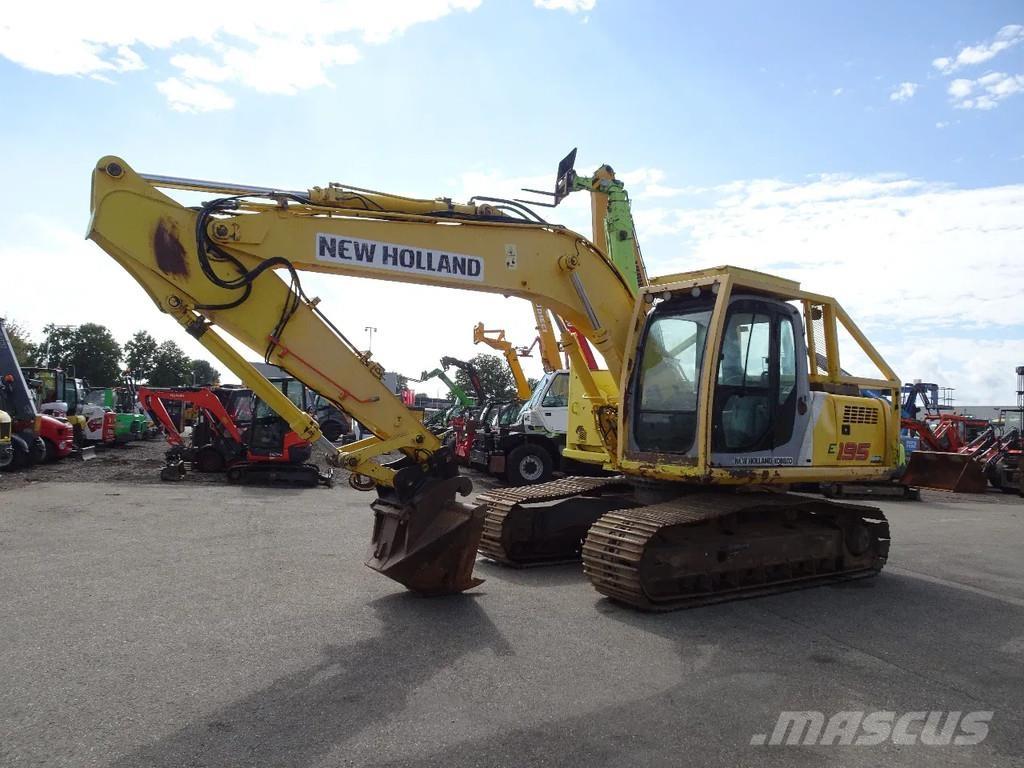 New Holland E195 Kāpurķēžu ekskavatori