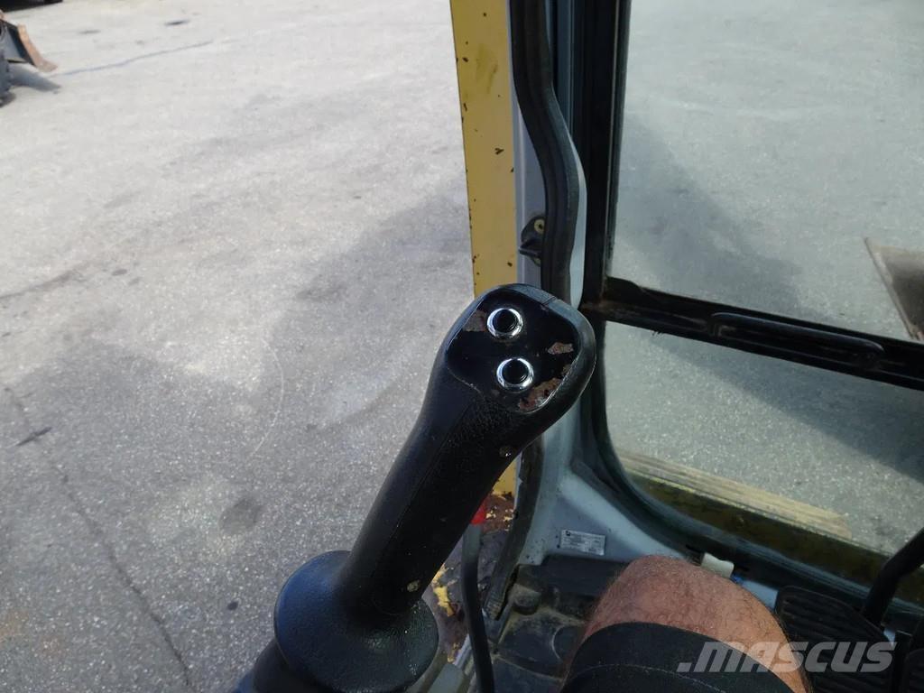 New Holland E195 Kāpurķēžu ekskavatori