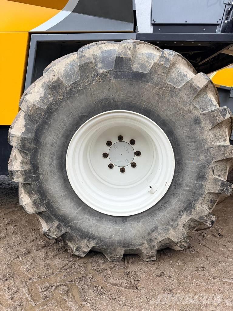 Sampo-Rosenlew 2065 Ražas novākšanas kombaini