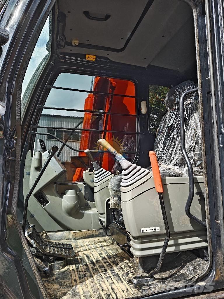 Hitachi ZX 130 Kāpurķēžu ekskavatori