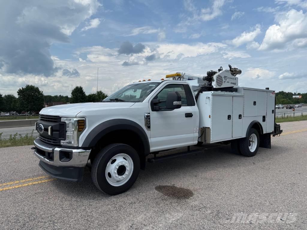Ford F 550 Vieglais kravas automobilis/izkraušana no sāniem