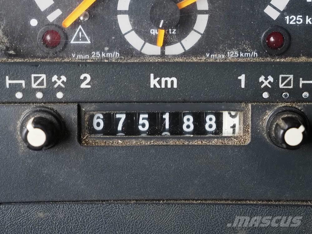 Scania 94 D 260 Platformas/izkraušana no sāniem
