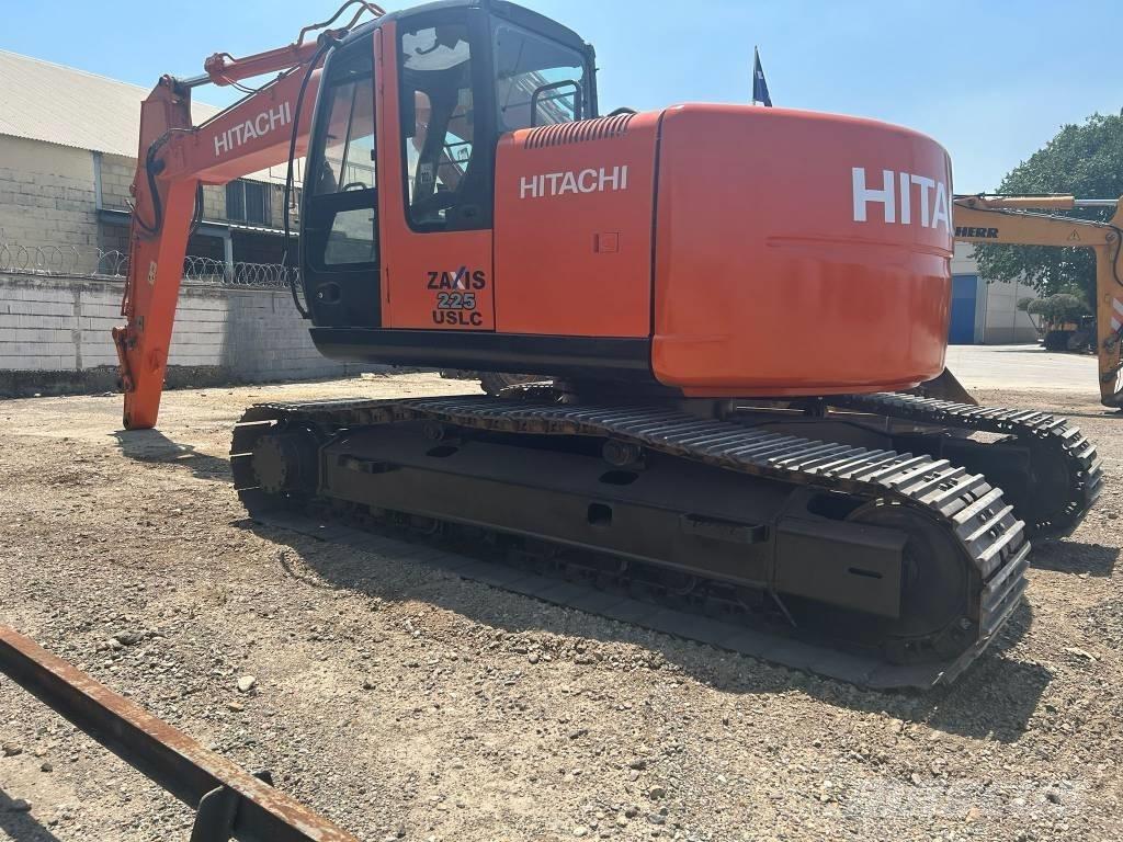 Hitachi ZX 225 Kāpurķēžu ekskavatori