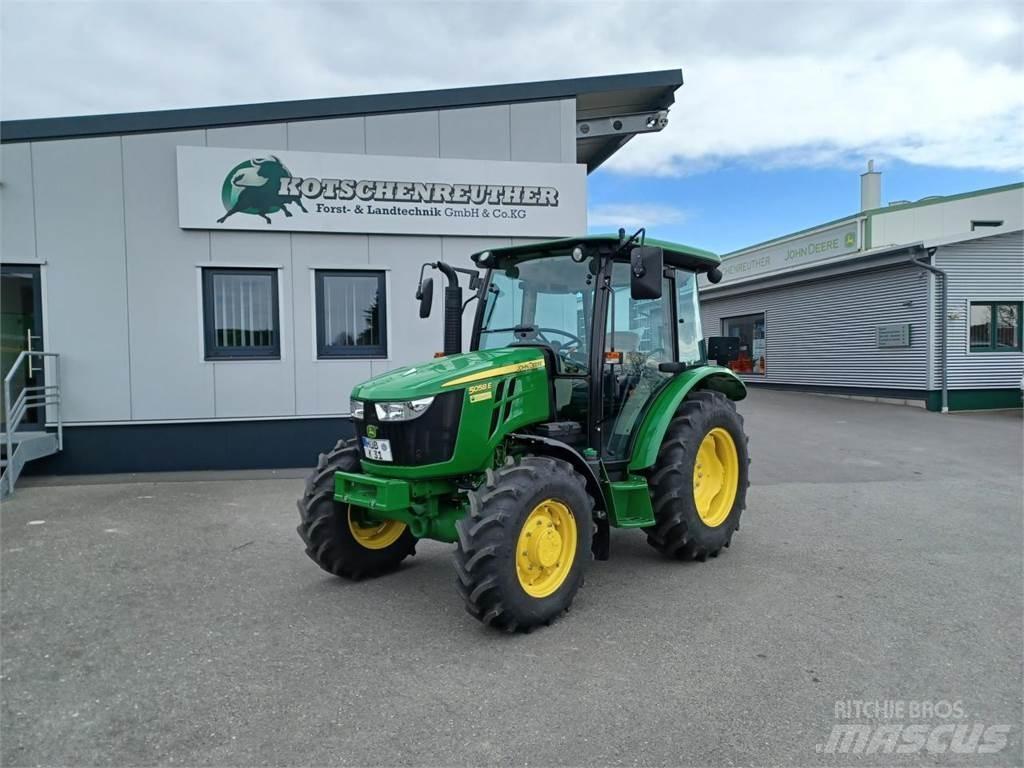 John Deere 5058E Traktori