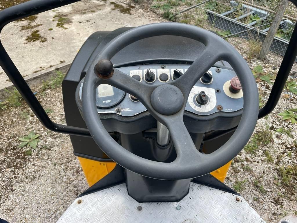 Bomag BW 120 AD-4 Divvalču grunts veltņi