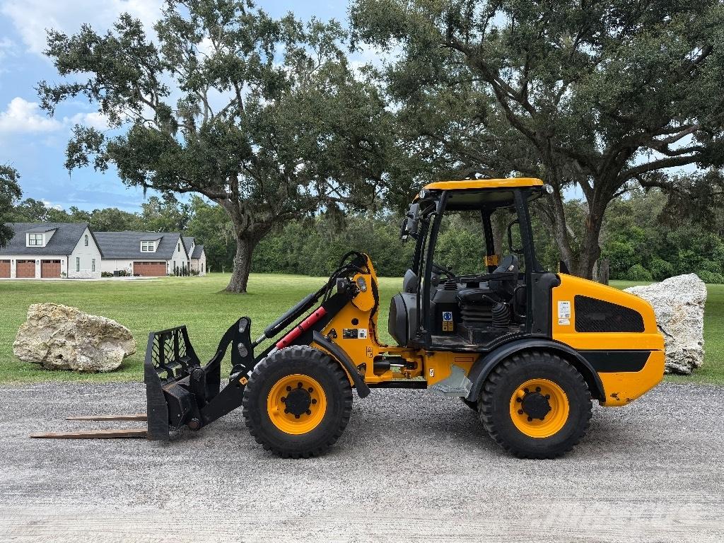 JCB 407 Iekrāvēji uz riteņiem