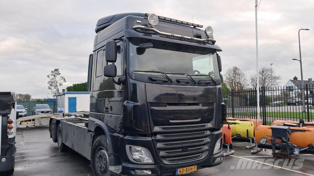 DAF XF 510 FAN Treileri ar āķi