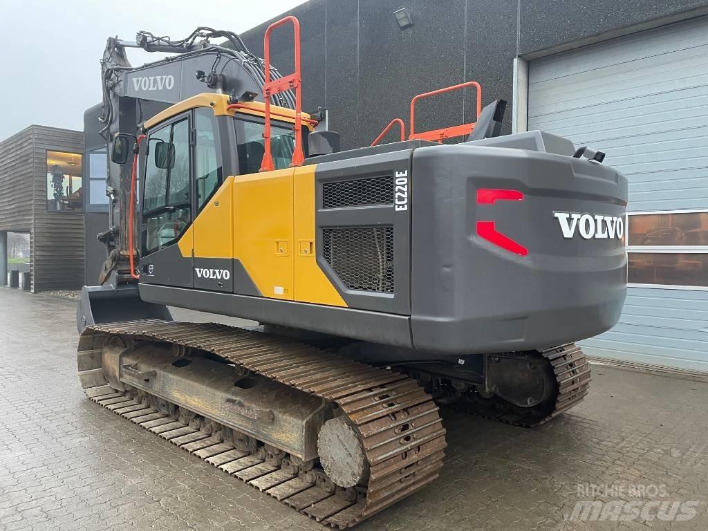 Volvo EC220E Kāpurķēžu ekskavatori