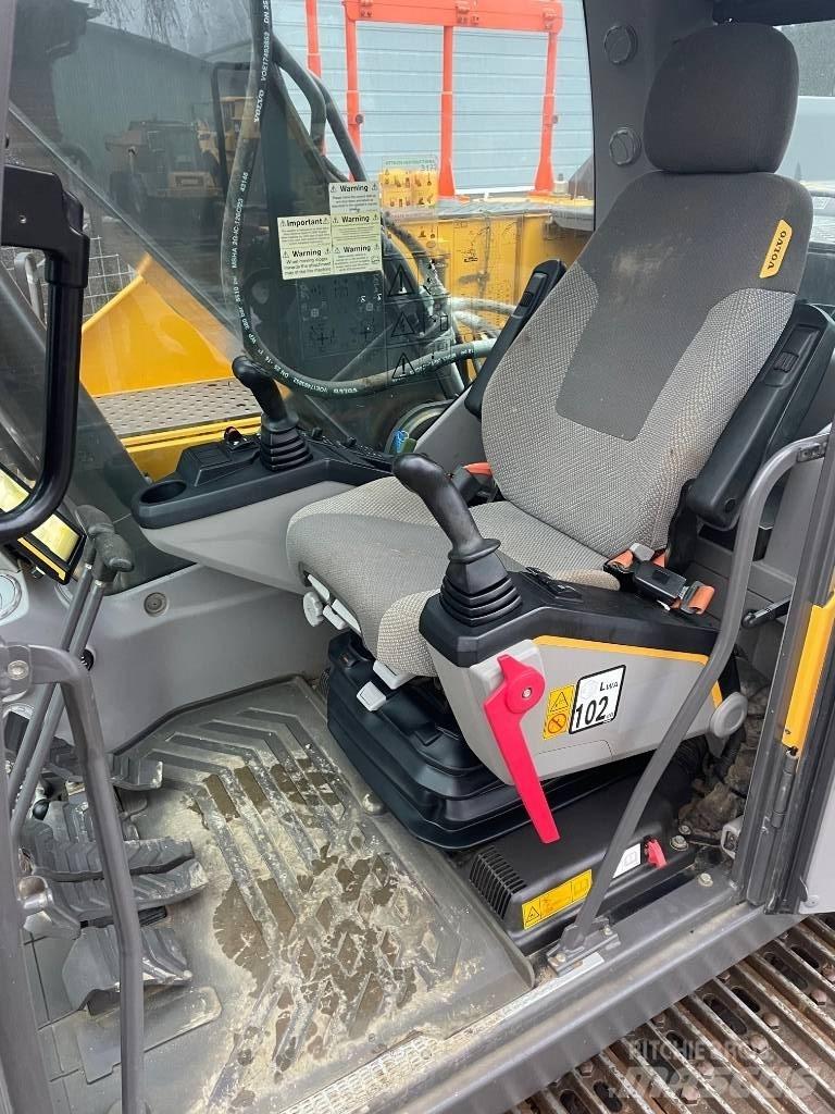 Volvo EC220E Kāpurķēžu ekskavatori