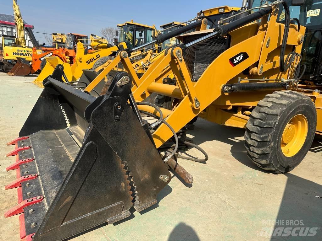 CAT 420 F ST Ekskavatori-iekrāvēji