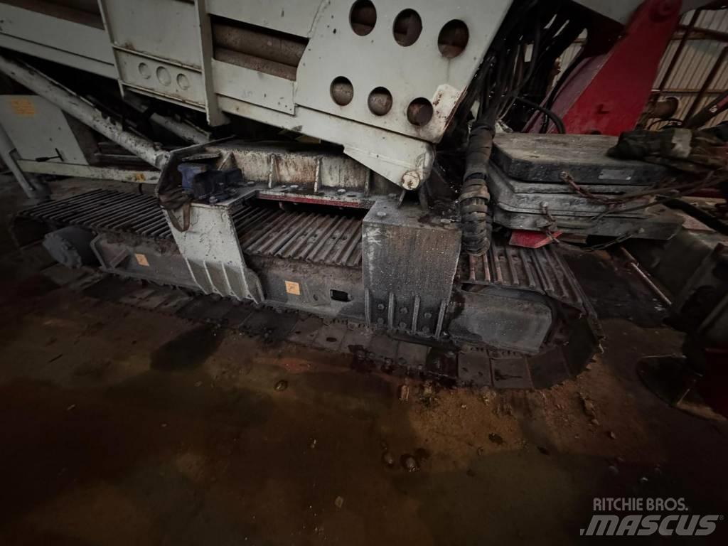 Comacchio MC 900 P Akas urbšanas iekārtas