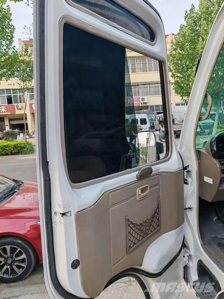 Toyota Coaster Starppilsētu autobusi