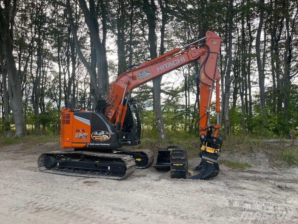 Hitachi ZX 135 US-7 Kāpurķēžu ekskavatori