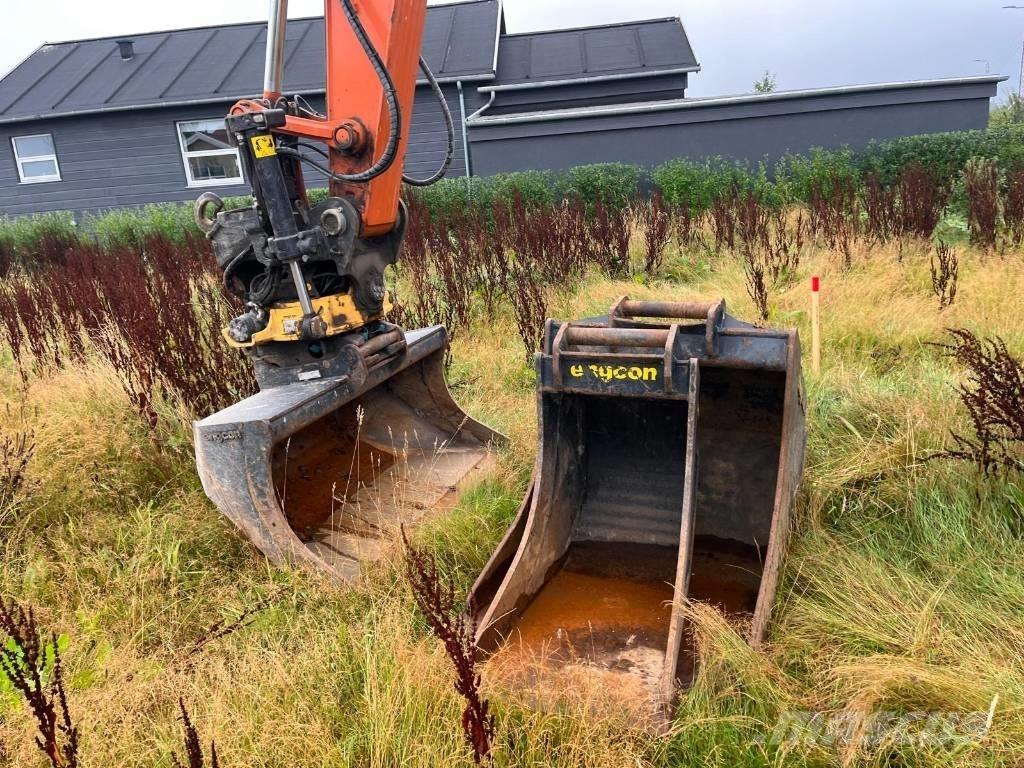 Hitachi ZX 135 US-7 Kāpurķēžu ekskavatori