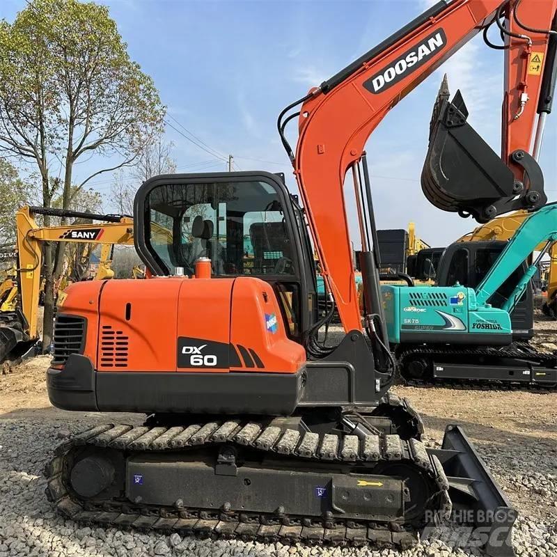 Doosan DX 60 Kāpurķēžu ekskavatori