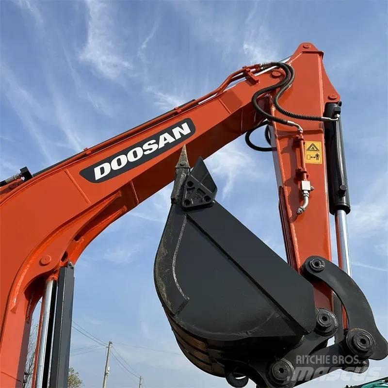 Doosan DX 60 Kāpurķēžu ekskavatori
