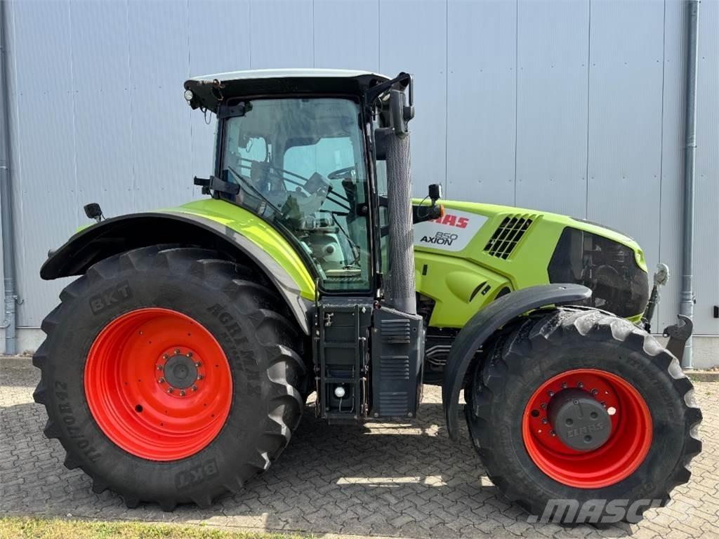 CLAAS Axion 850 Traktori
