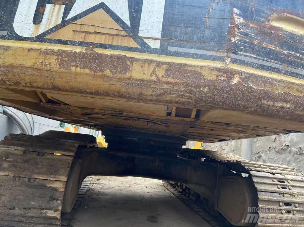 CAT 330 B L Kāpurķēžu ekskavatori