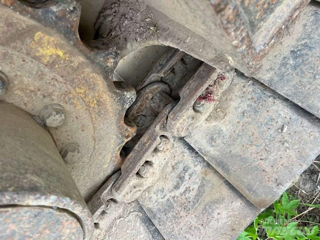 Komatsu PC70-8加长臂 Kāpurķēžu ekskavatori