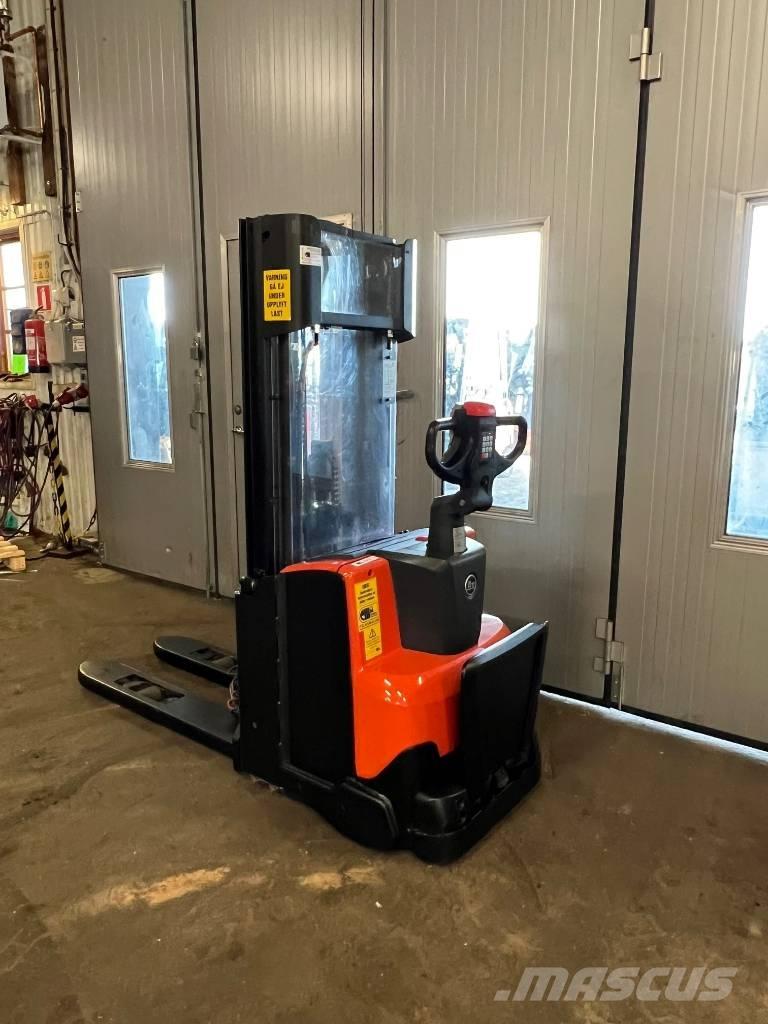 BT truck SWE 120 L Krautnētāji