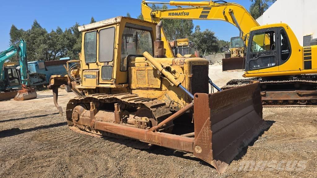 CAT D 6 D Kāpurķēžu buldozeri
