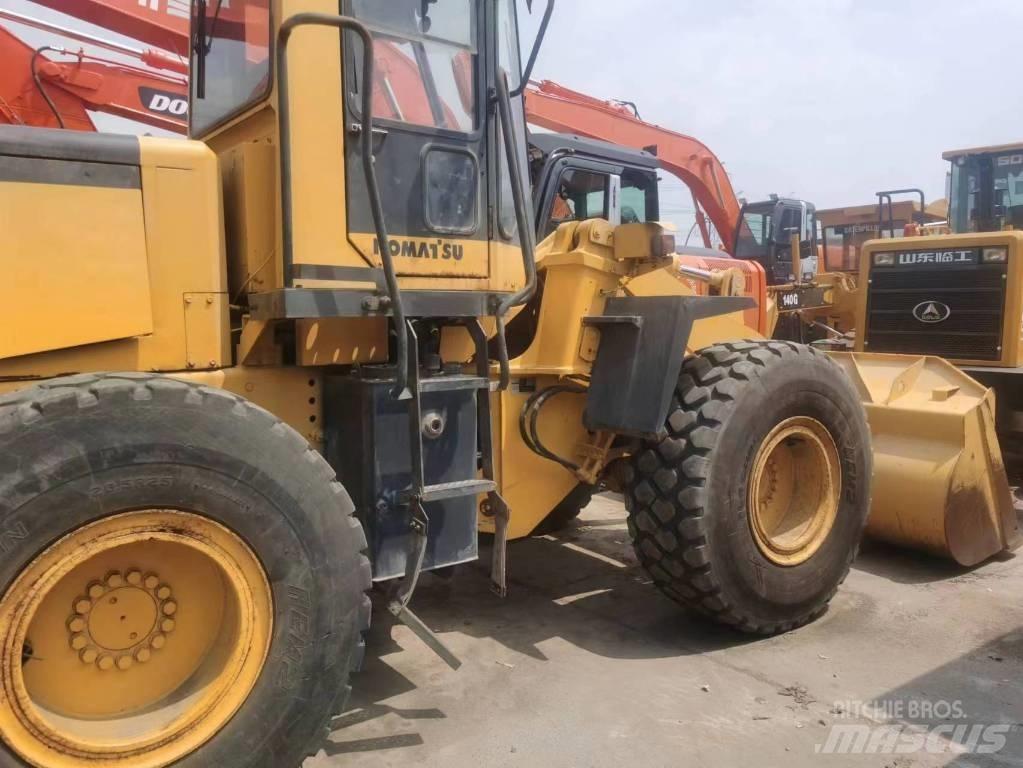 Komatsu WA 320 Iekrāvēji uz riteņiem