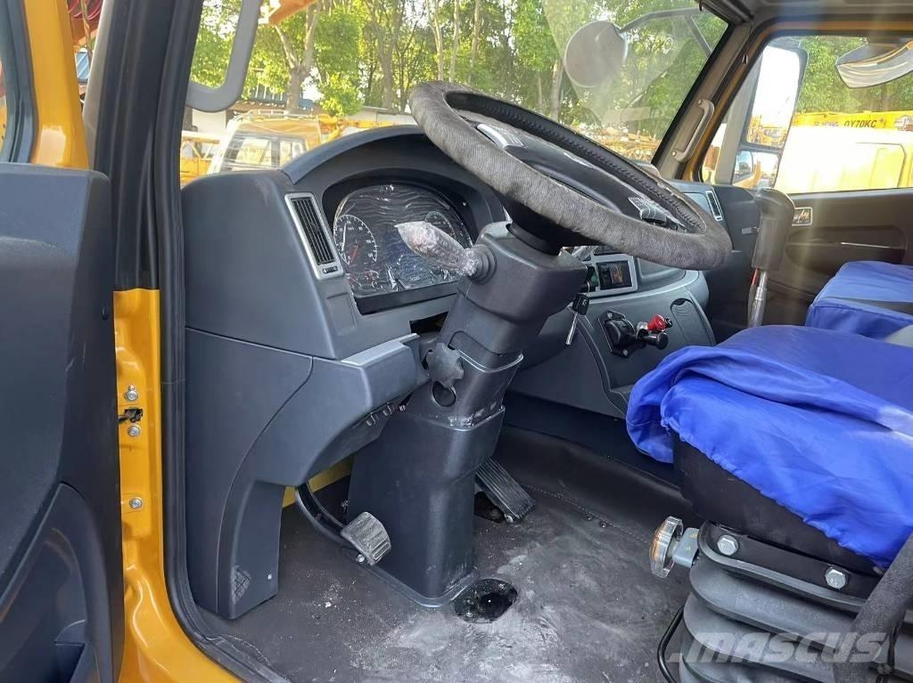 XCMG QY70KC Celtņi nelīdzenām virsmām