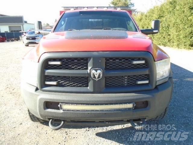 Dodge Ram 5500 Evakuators ar manipulatoru