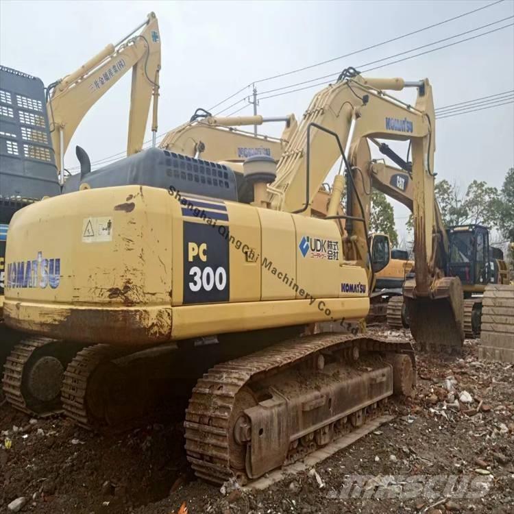 Komatsu 300 Kāpurķēžu ekskavatori