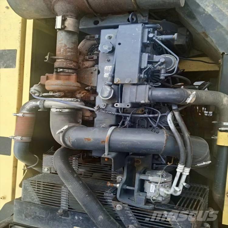 Komatsu 300 Kāpurķēžu ekskavatori