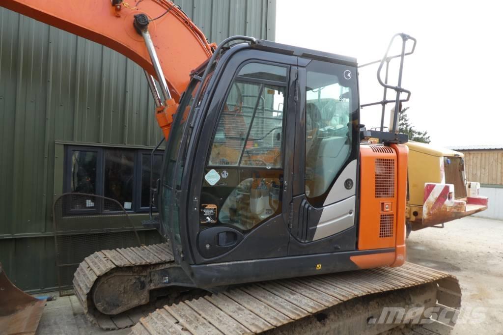 Hitachi ZX 135 US-6 Kāpurķēžu ekskavatori